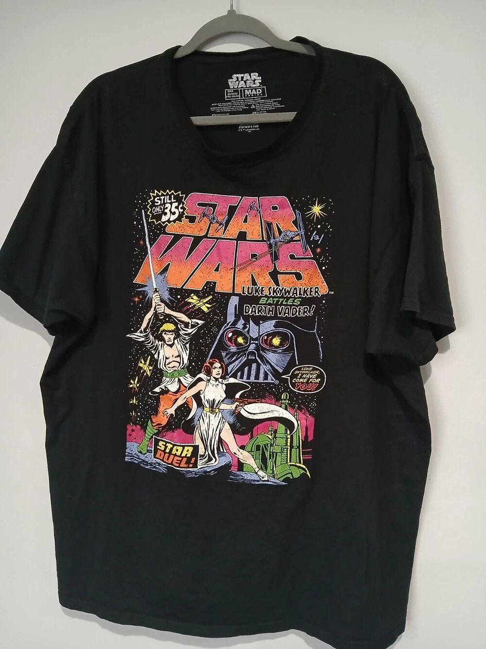 Star Wars. Luke Skywalker Battles Darth Vader. Graphic T-Shirt. Men Size 2XL.